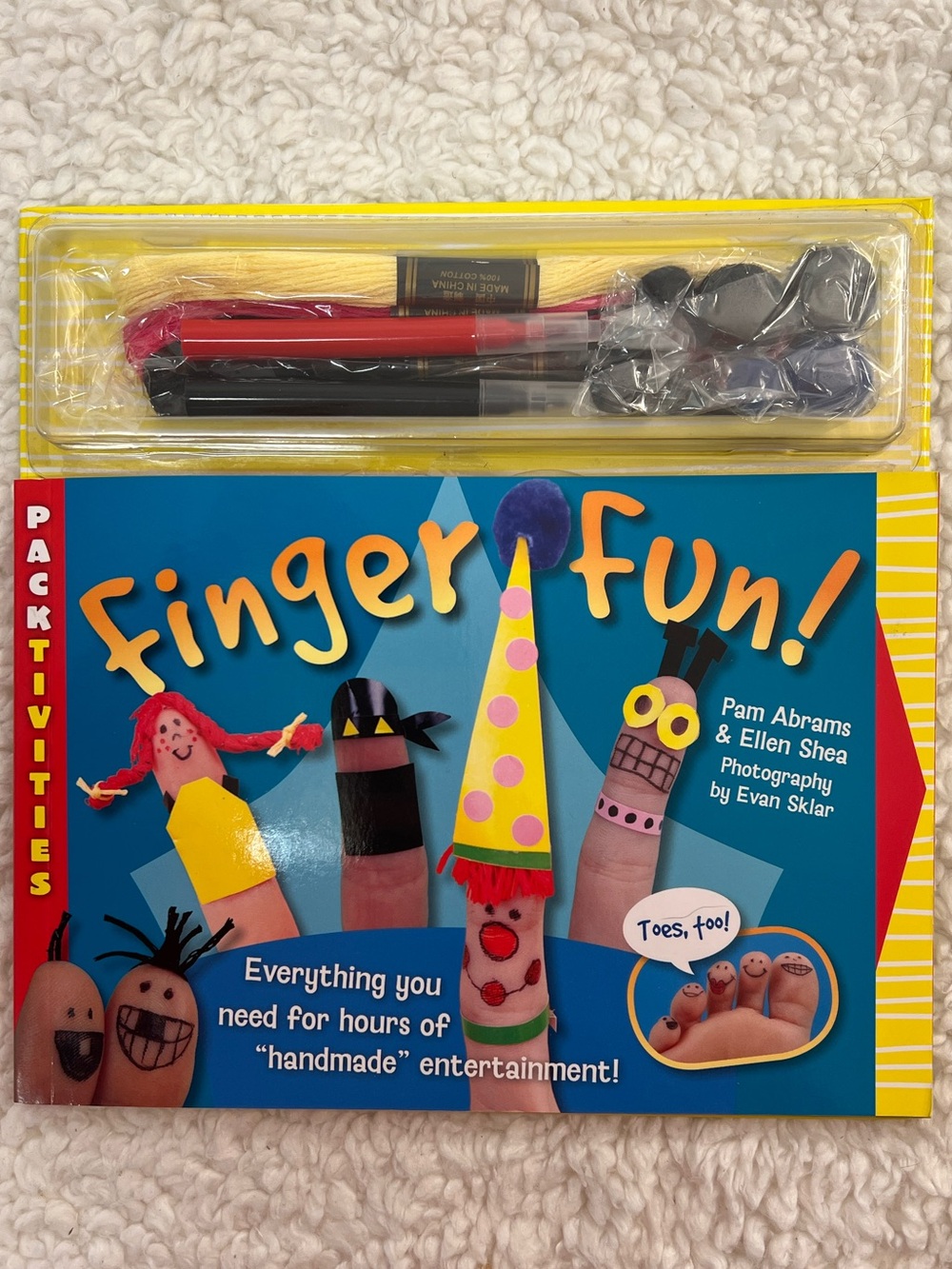 Downtown Bookworks Packtivities "Finger Fun"! Kids Craft Kit